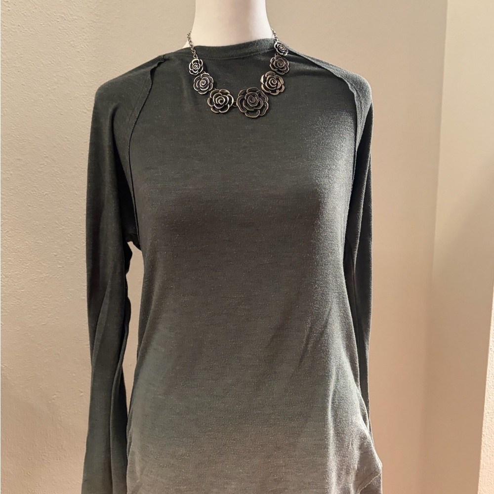 Treasure & Bond Long Sleeve Top in Dark Green